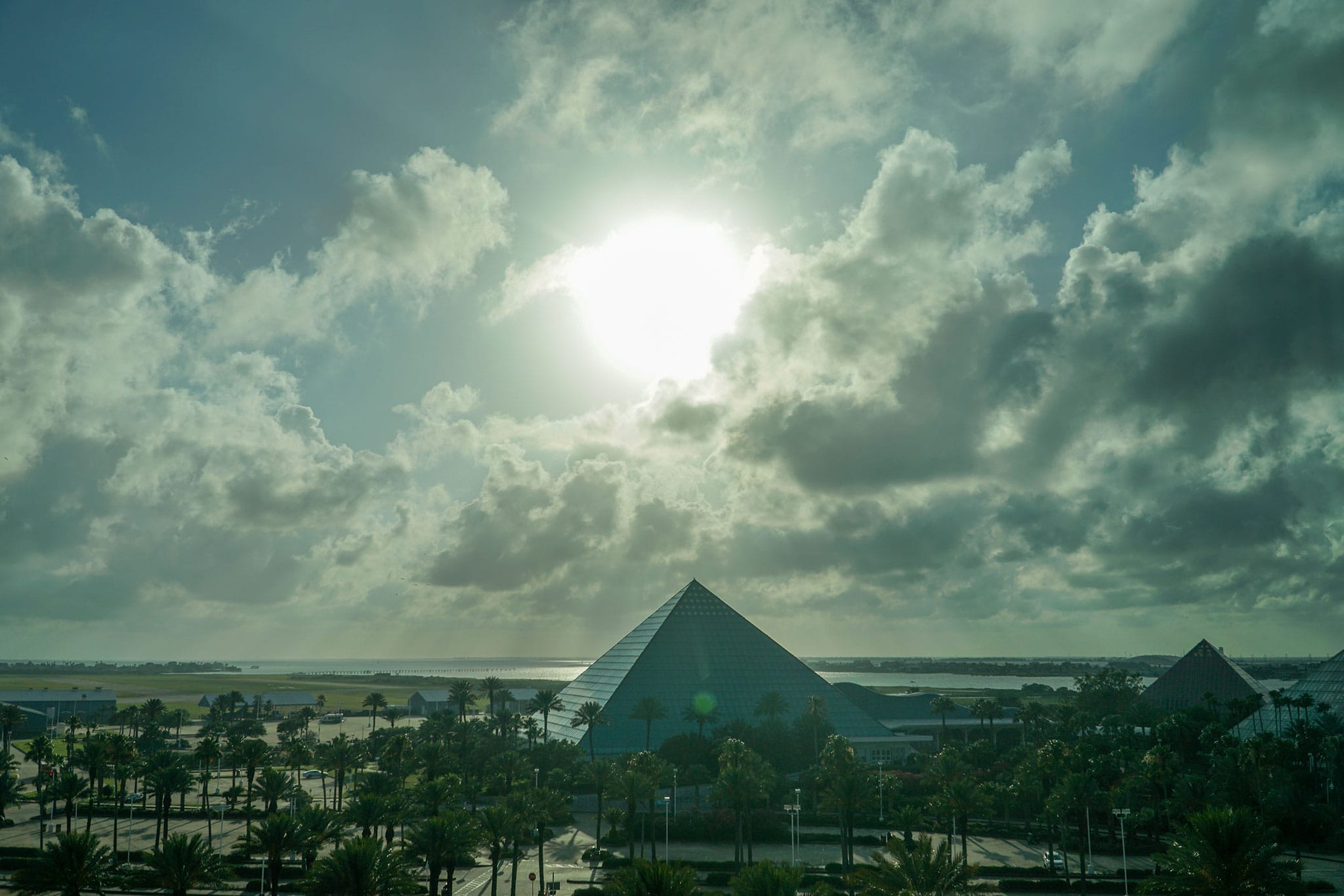 <h3>Moody Gardens</h3>“>
                                                </div>
                <div class=