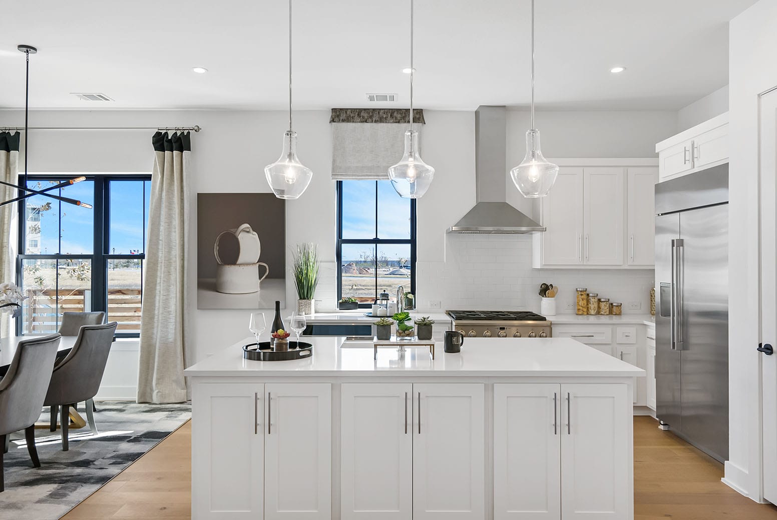 Get The Look: Modern Glamimage_block-block_0866e8372f99ae963e8dab701377a258