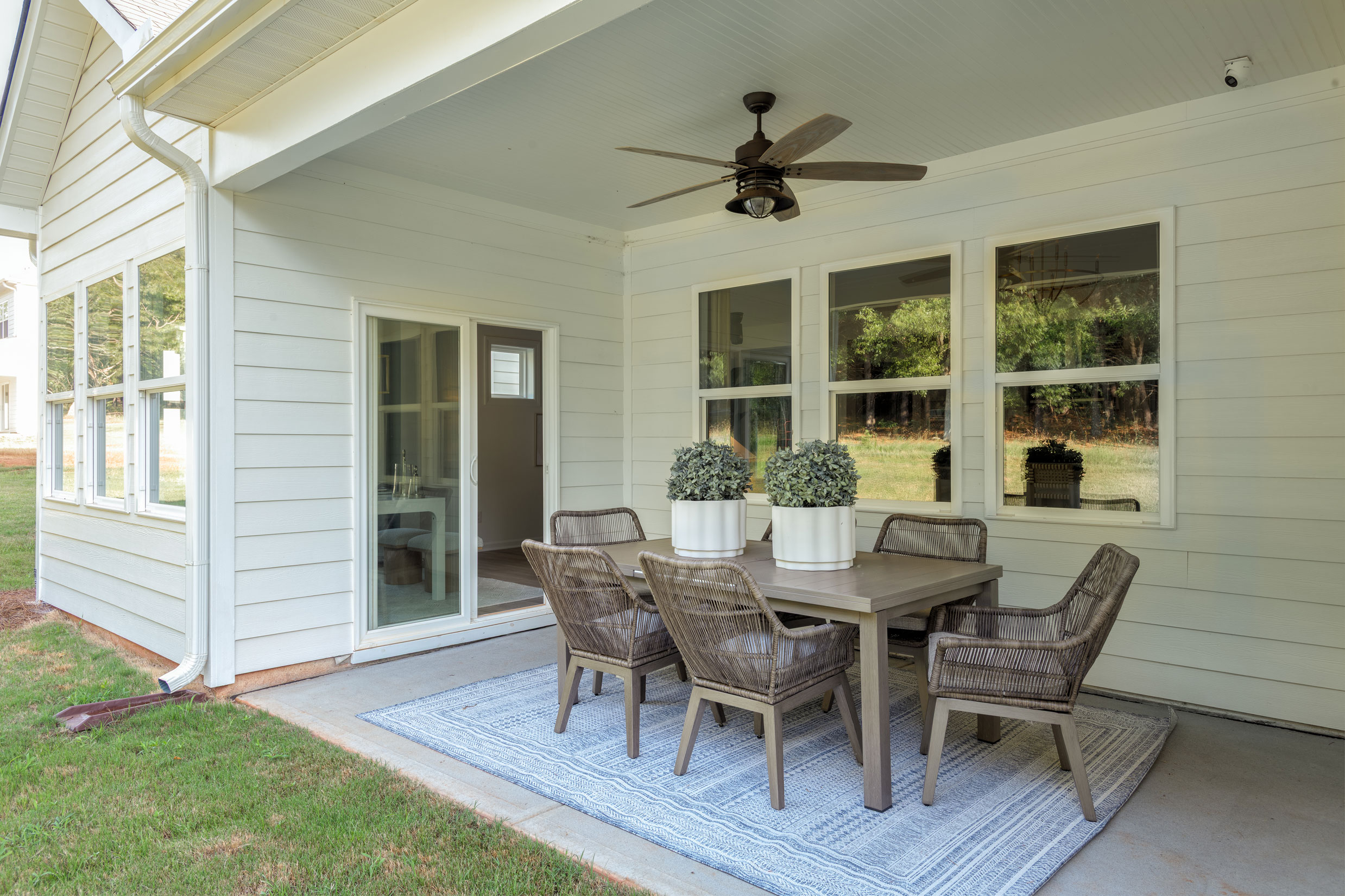 CAR-Abberly-Sunrise-PRO-highres-Porch