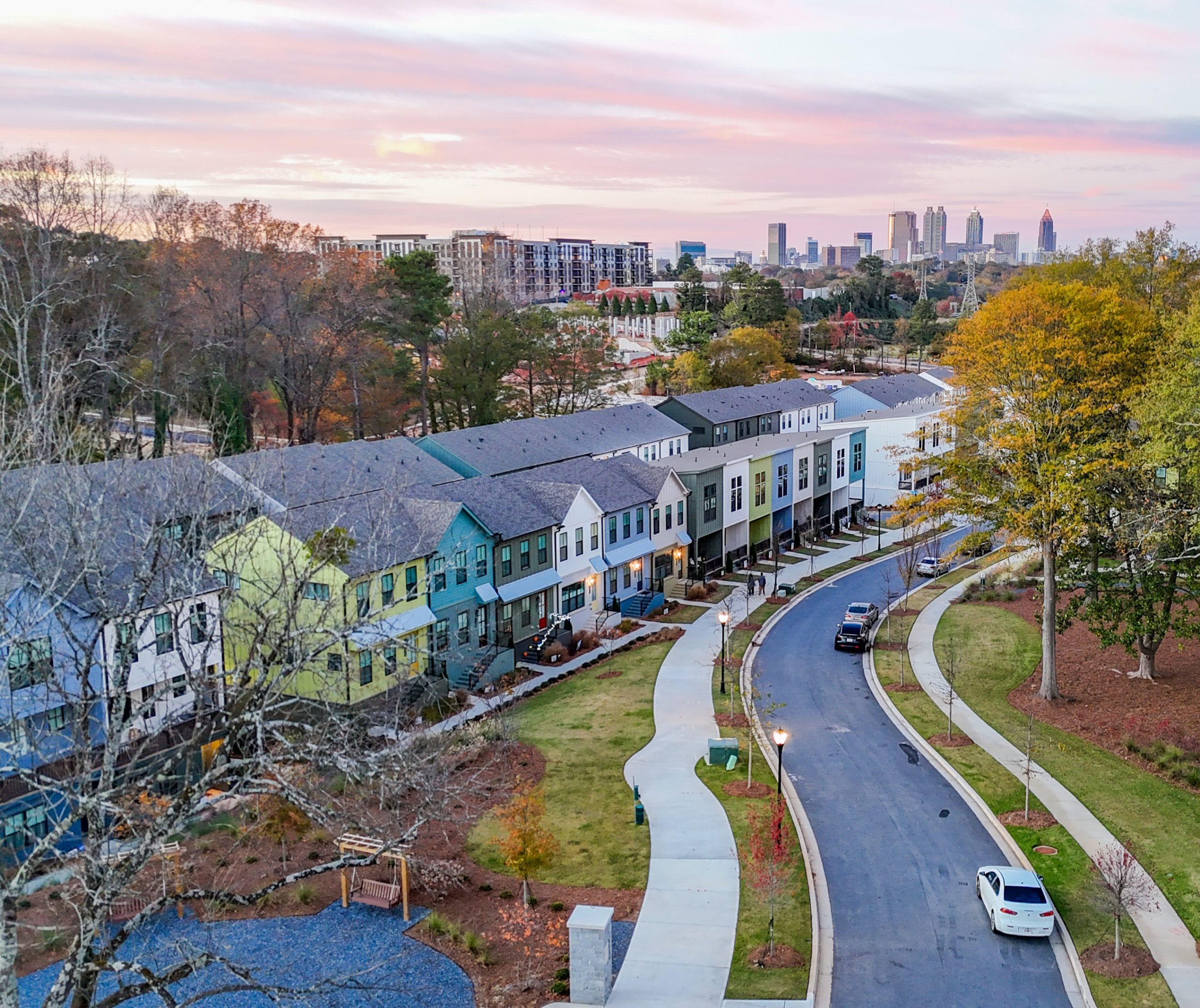 Zephyr-CommunityStreetscape-AtlantaSkyline
