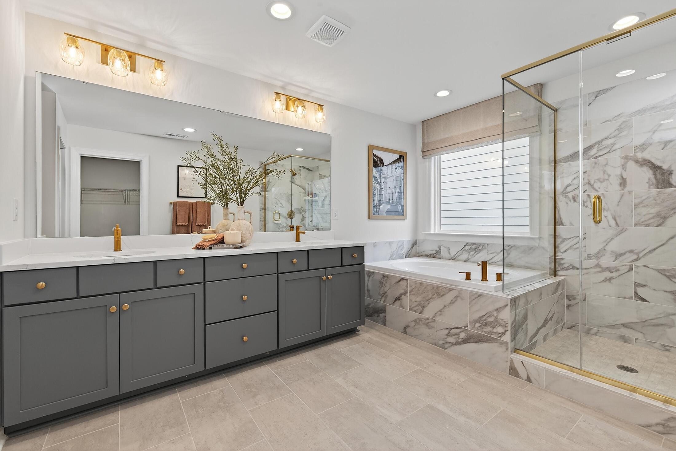 -home-empirecas-public_html-uploads-images-LowRise-Plans-Kingston-car_kingston_harris_farms_36_vt_premire_bath_b