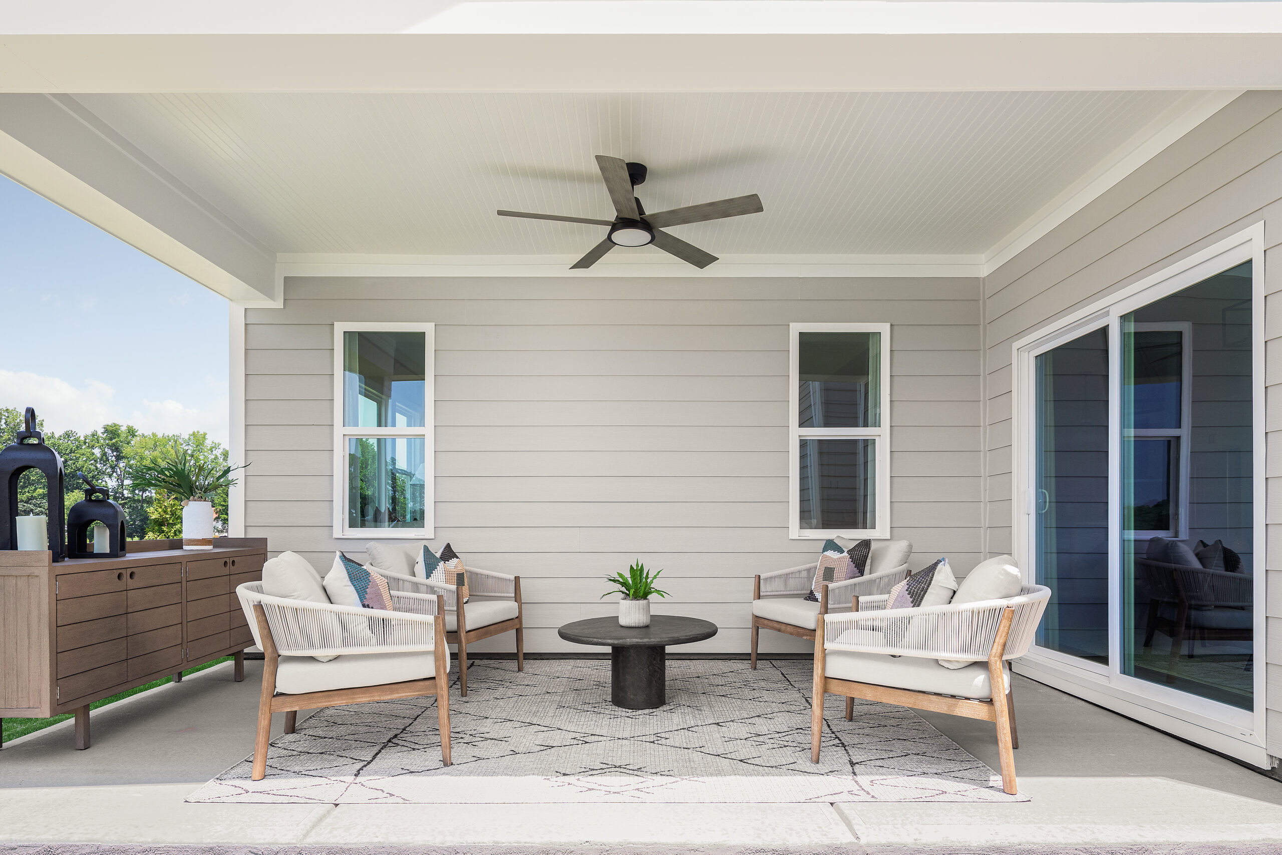 CAR-Ellington-Harris-Farms-HAF0037-PRO-Rear-Porch