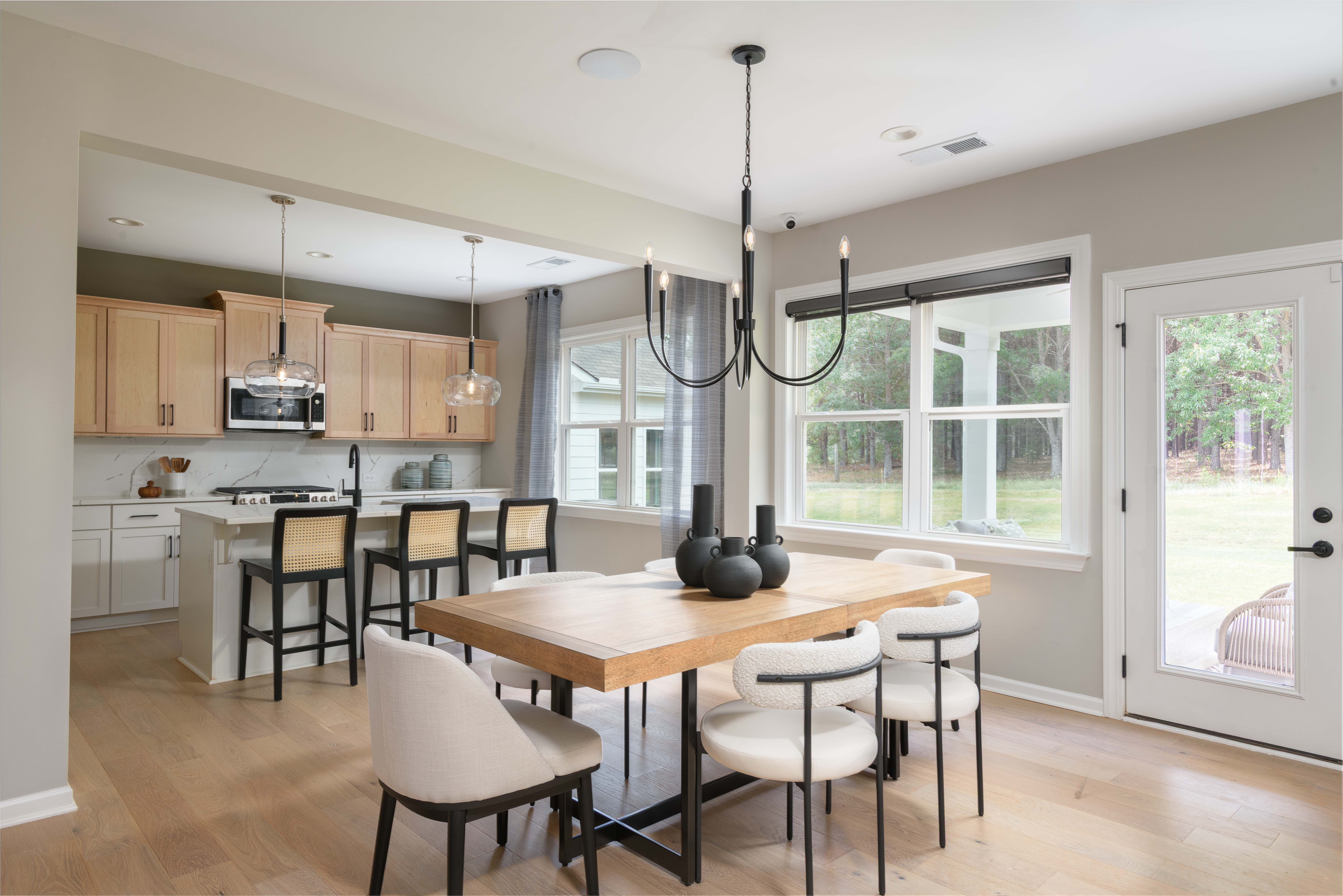 CAR-Madison-Sunrise-PRO-highres-Kitchen-Dining