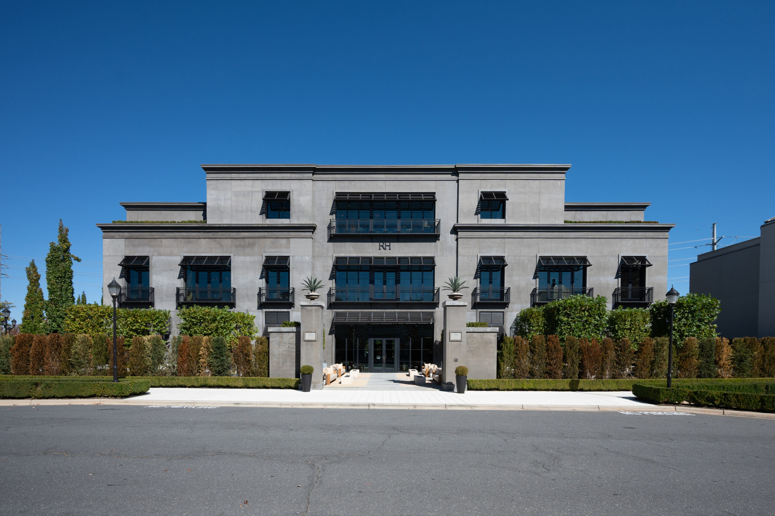 CAR_Phillips_Place_Shopping_Center_Charlotte_c