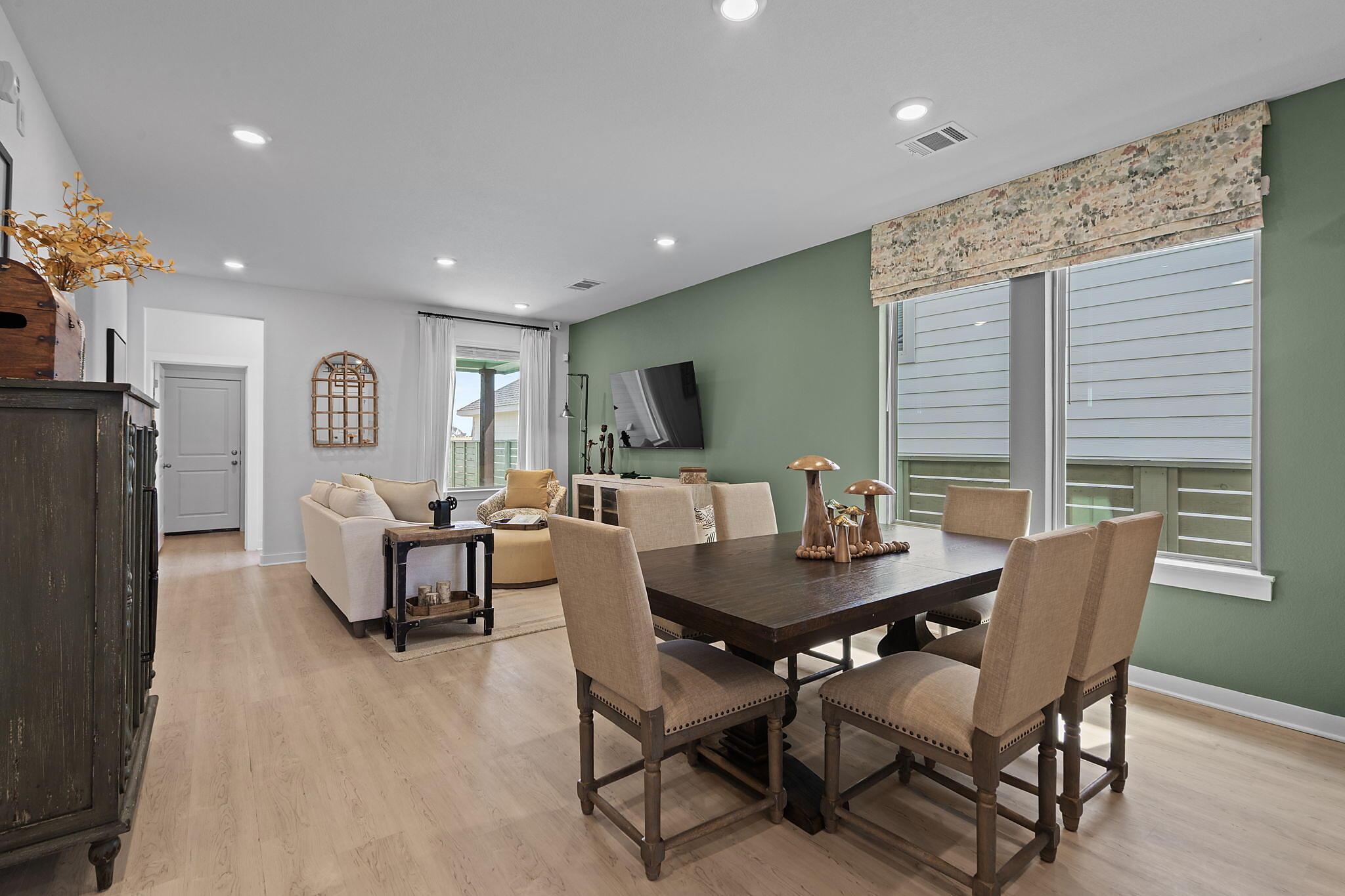 -home-empirecas-public_html-uploads-images-LowRise-Plans-Holly-14-web-or-mls-dsc04748