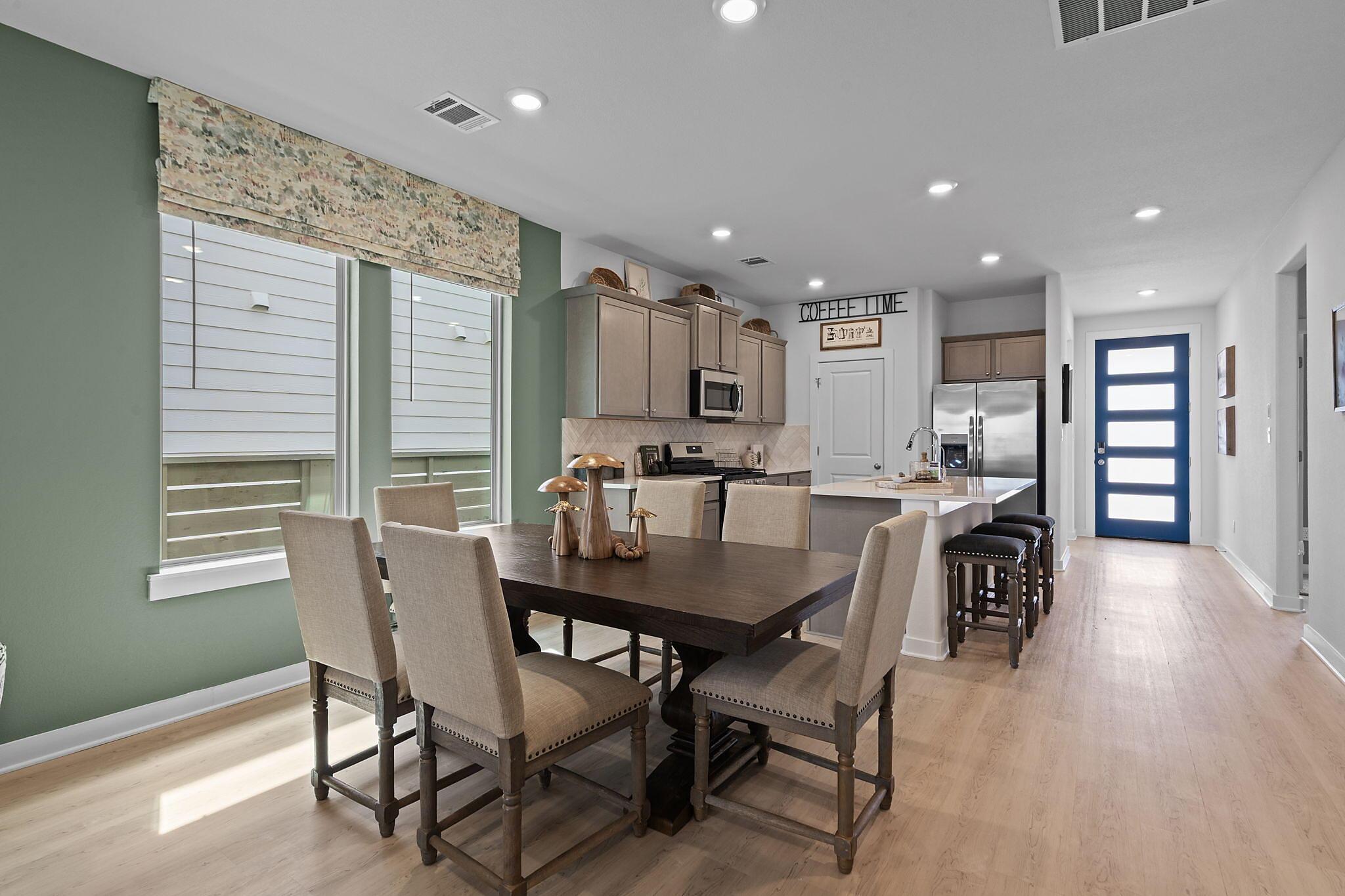 -home-empirecas-public_html-uploads-images-LowRise-Plans-Holly-15-web-or-mls-dsc04751